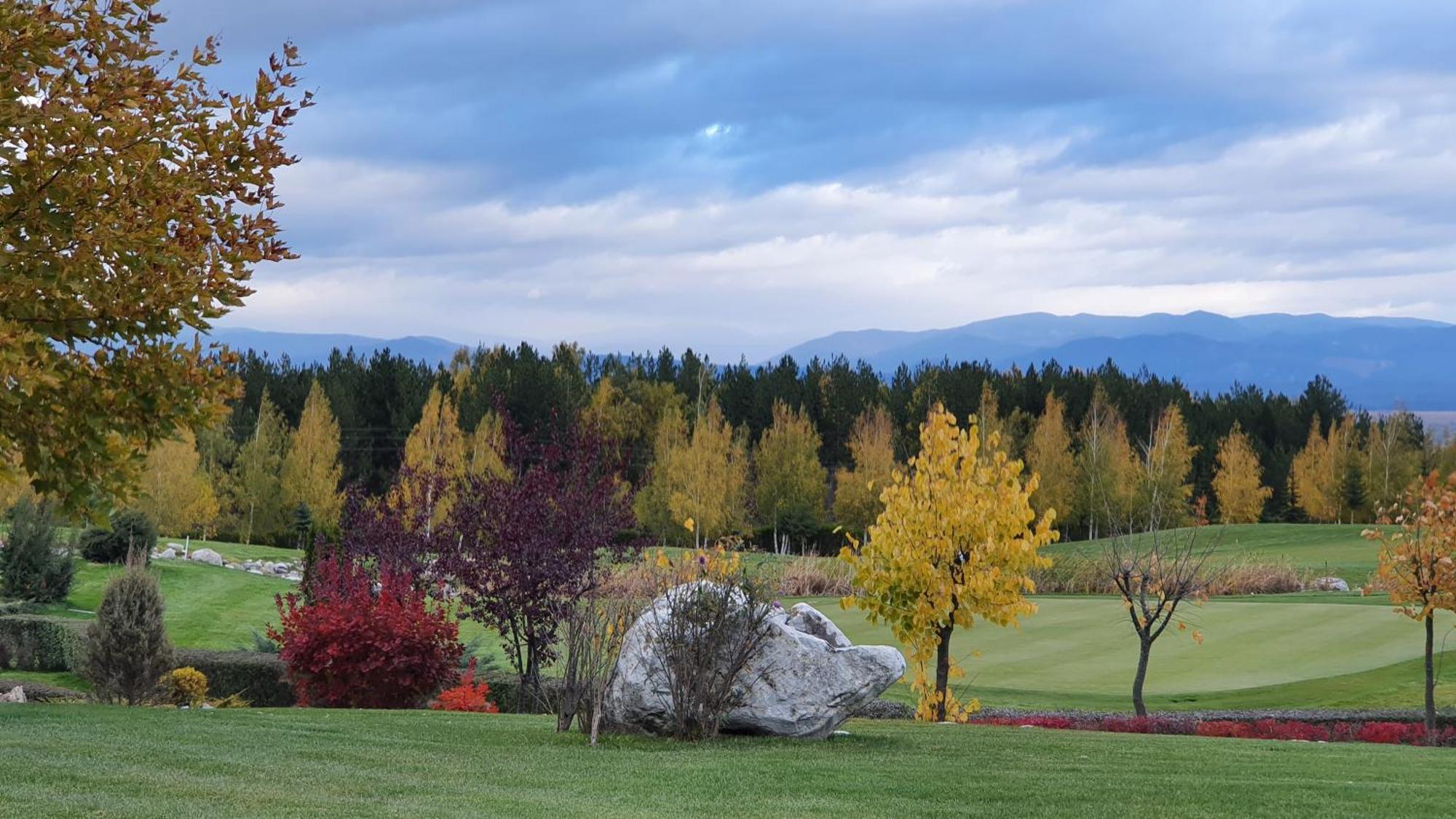 Green Peaks Suite In Pirin Golf & County Club 라즐로그 외부 사진